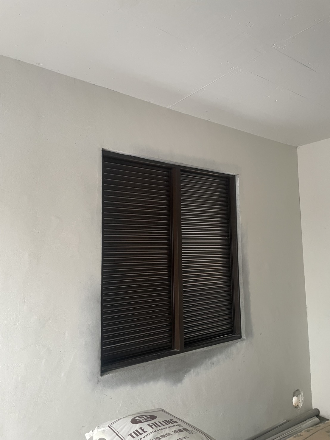 皇寶建設_六塊寮公寓_內框出貨