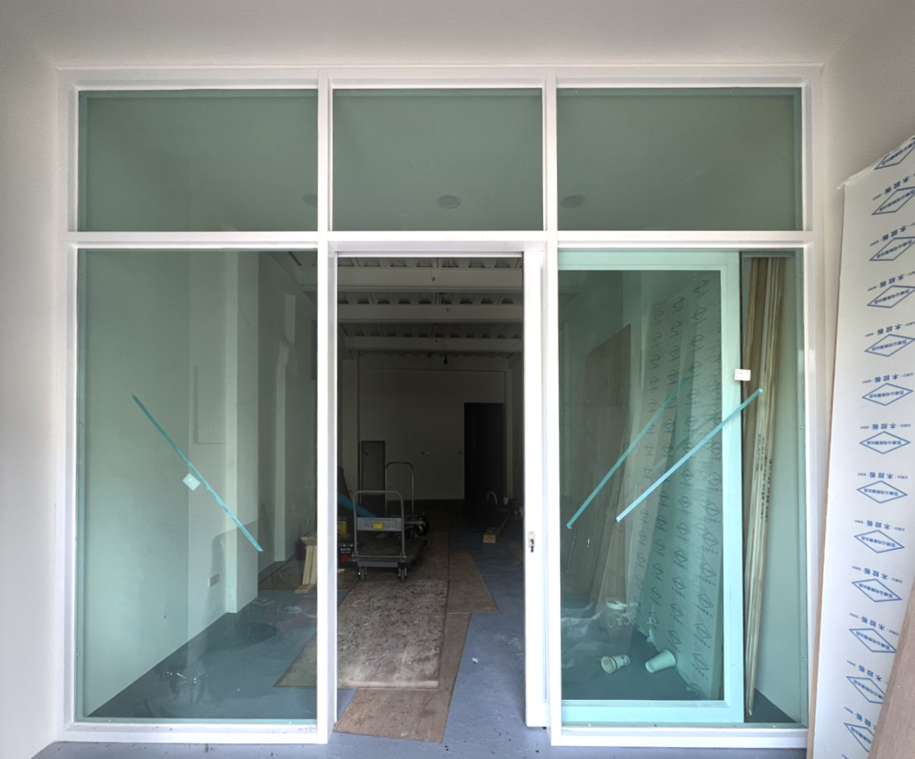 台南西門路吊軌店面門安裝